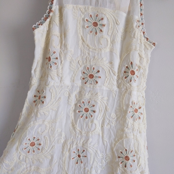 🆕🌿SUNDANCE EMBROIDERED DRESS🌿 - Picture 3 of 10